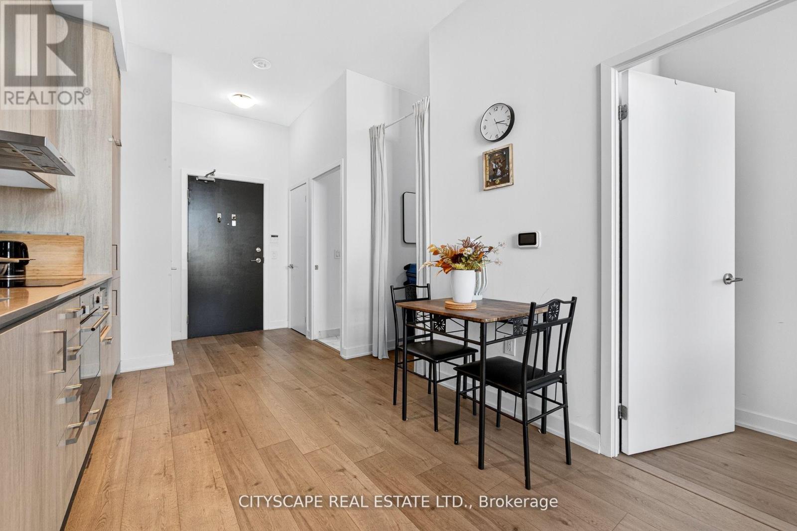 210 - 60 Honeycrisp Crescent, Vaughan, Ontario  L4K 0N5 - Photo 14 - N12822970