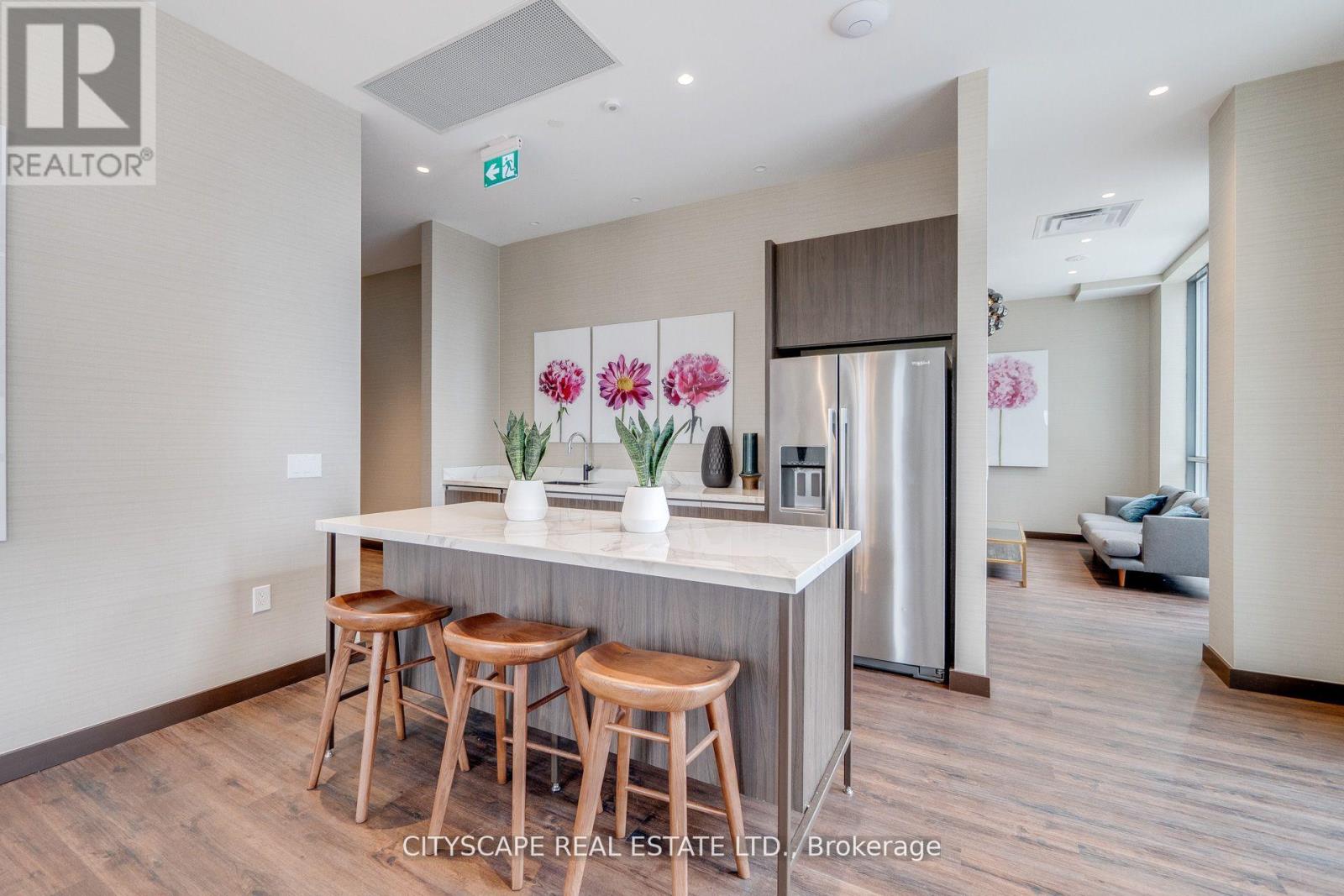 210 - 60 Honeycrisp Crescent, Vaughan, Ontario  L4K 0N5 - Photo 42 - N12822970