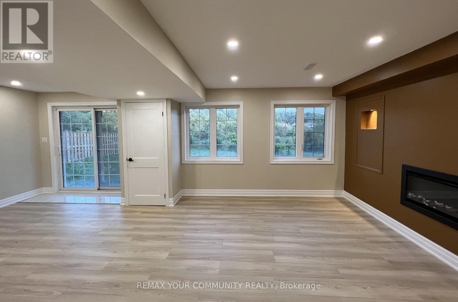 Lower - 517 Clifford Perry Place, Newmarket (Woodland Hill), Ontario  L3X 0J1 - Photo 10 - N12822984