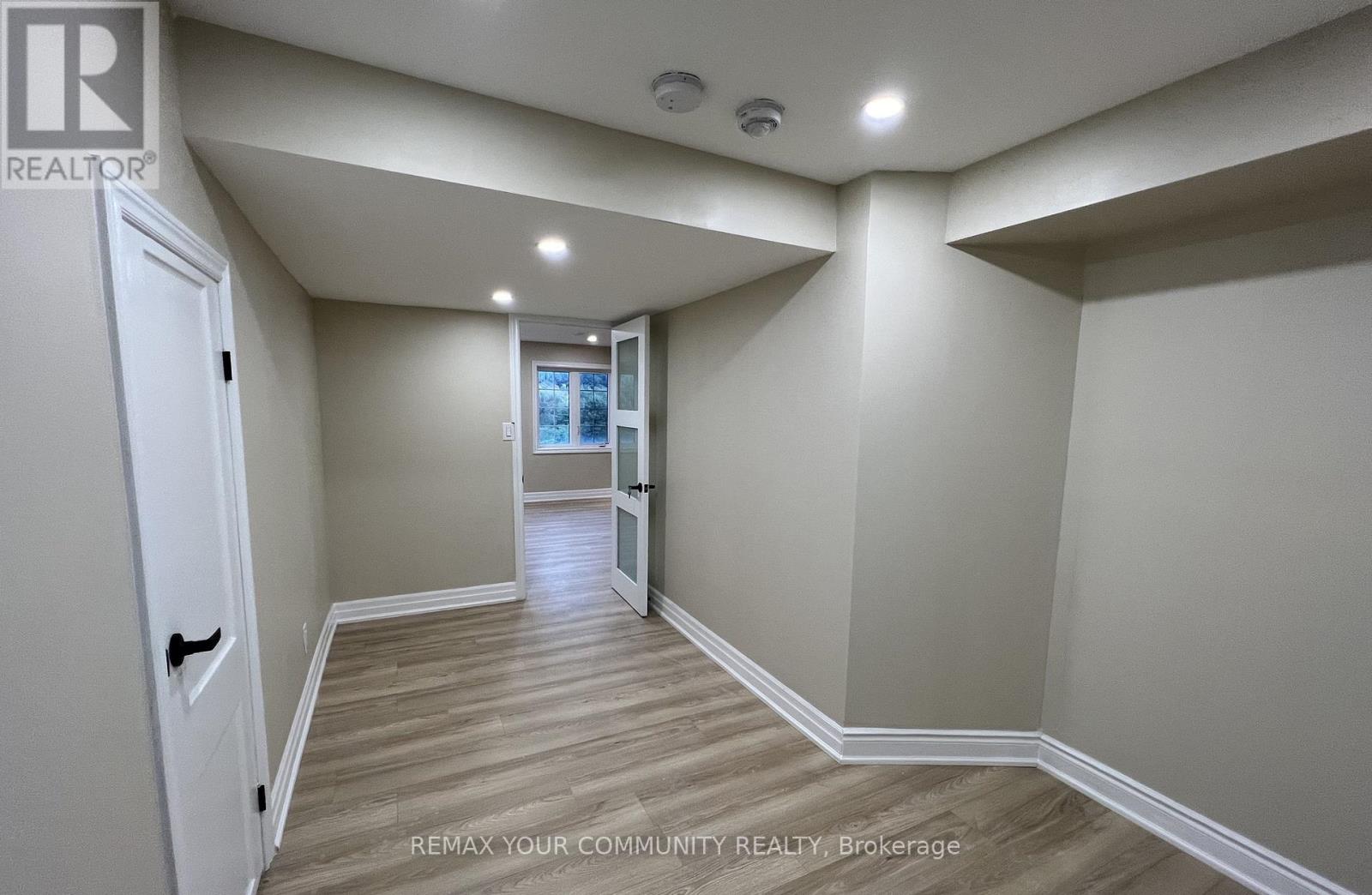 Lower - 517 Clifford Perry Place, Newmarket (Woodland Hill), Ontario  L3X 0J1 - Photo 12 - N12822984