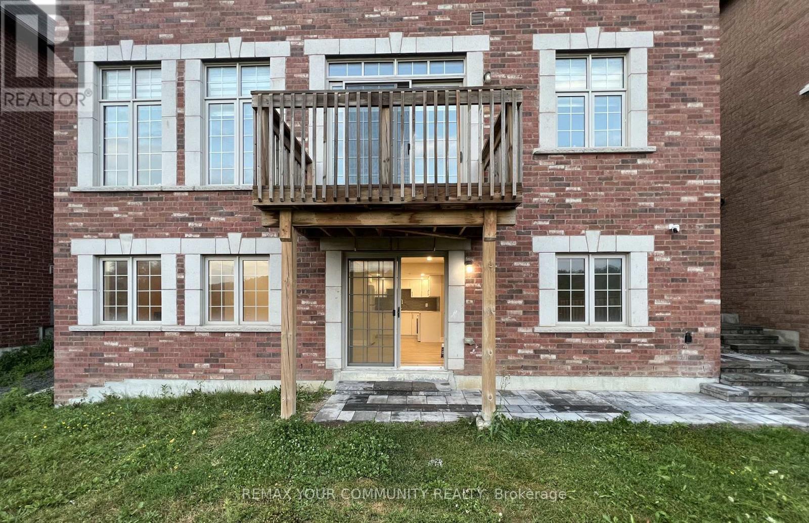 Lower - 517 Clifford Perry Place, Newmarket (Woodland Hill), Ontario  L3X 0J1 - Photo 3 - N12822984