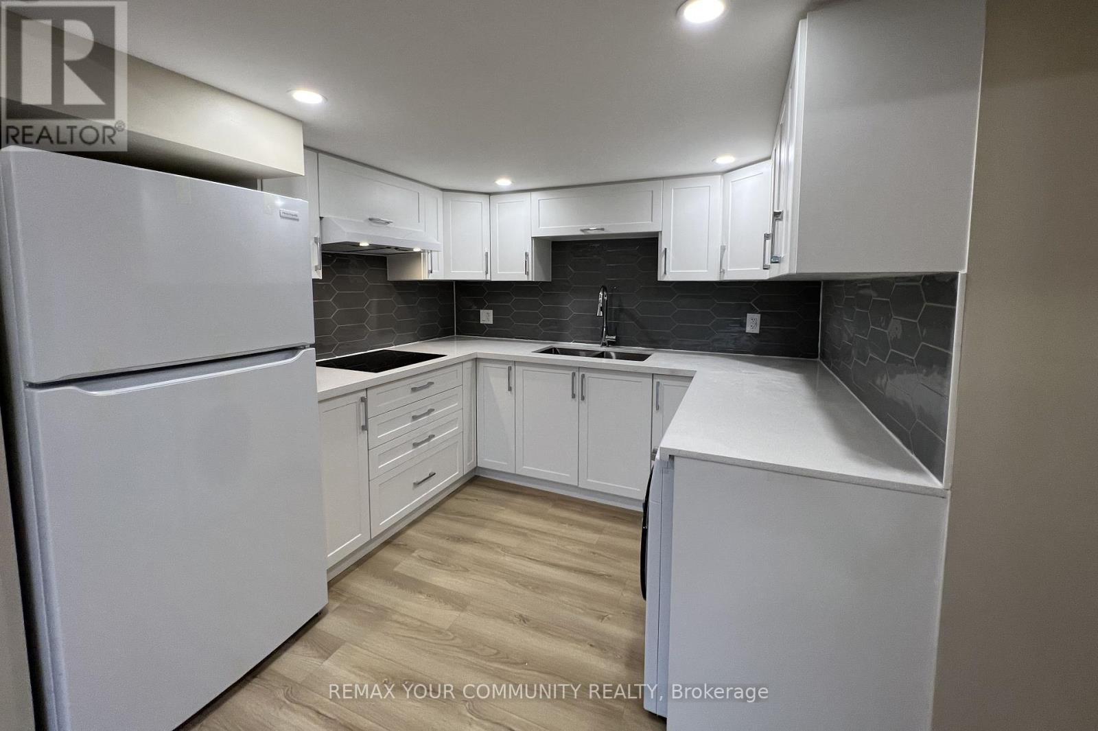 Lower - 517 Clifford Perry Place, Newmarket (Woodland Hill), Ontario  L3X 0J1 - Photo 6 - N12822984