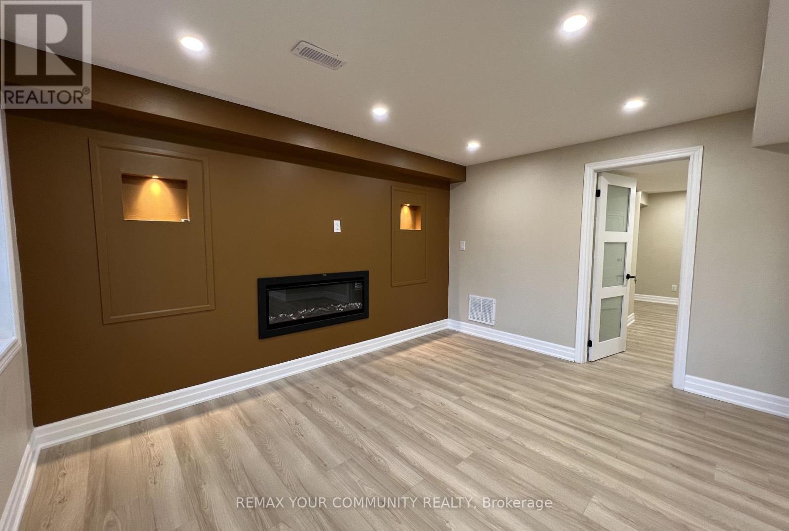 Lower - 517 Clifford Perry Place, Newmarket (Woodland Hill), Ontario  L3X 0J1 - Photo 9 - N12822984