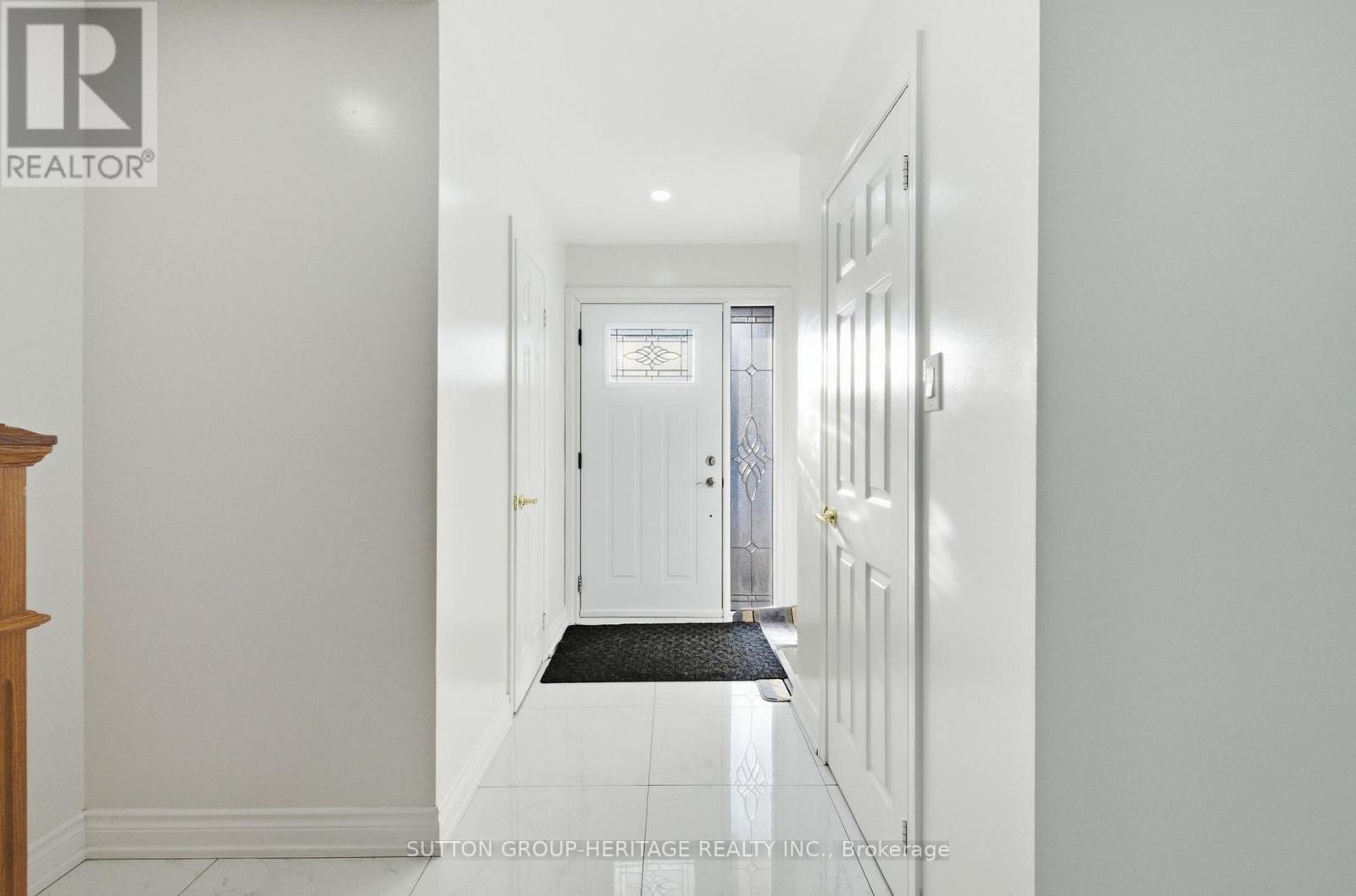 49 Mcknight Crescent, New Tecumseth, Ontario  L0G 1W0 - Photo 3 - N12823094