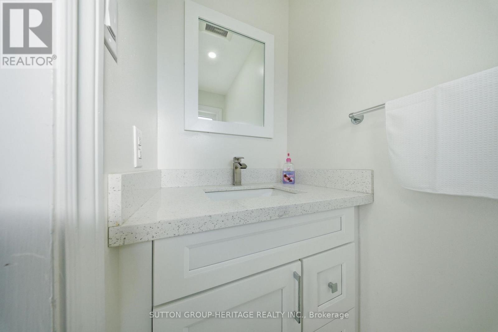 49 Mcknight Crescent, New Tecumseth, Ontario  L0G 1W0 - Photo 5 - N12823094