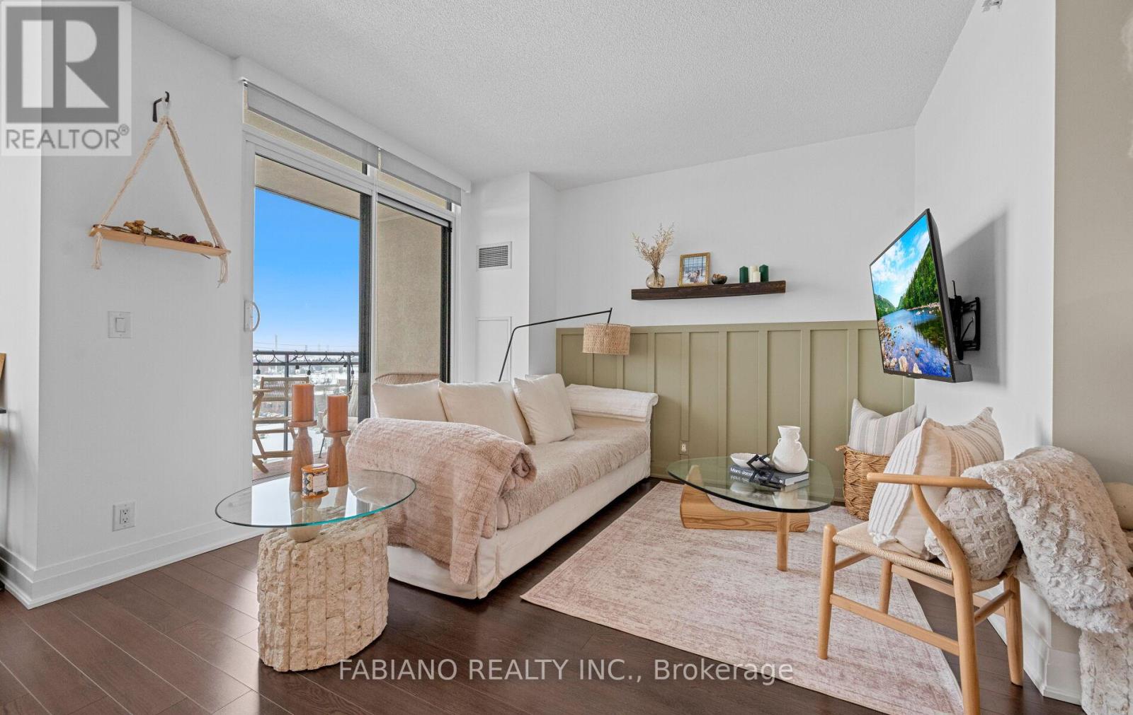 815 - 24 Woodstream Boulevard, Vaughan, Ontario L4L 8C4 - Photo 3 - N12823100