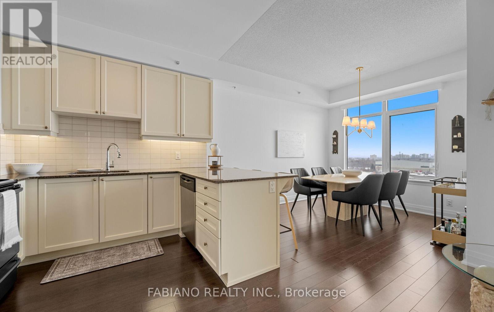 815 - 24 Woodstream Boulevard, Vaughan, Ontario L4L 8C4 - Photo 5 - N12823100