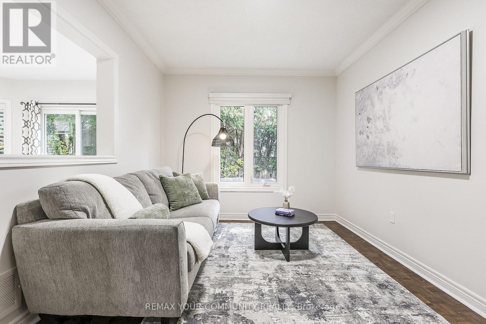 30 Crimson Court, Richmond Hill, Ontario  L4C 0J5 - Photo 10 - N12823124