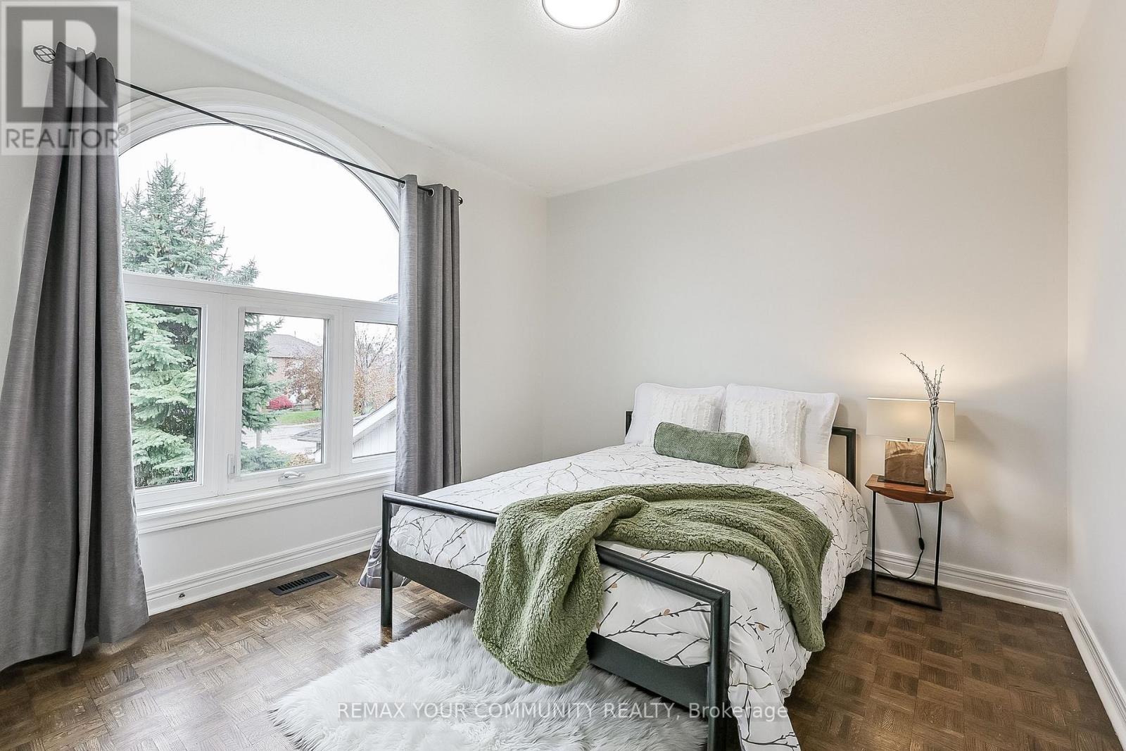 30 Crimson Court, Richmond Hill, Ontario  L4C 0J5 - Photo 26 - N12823124