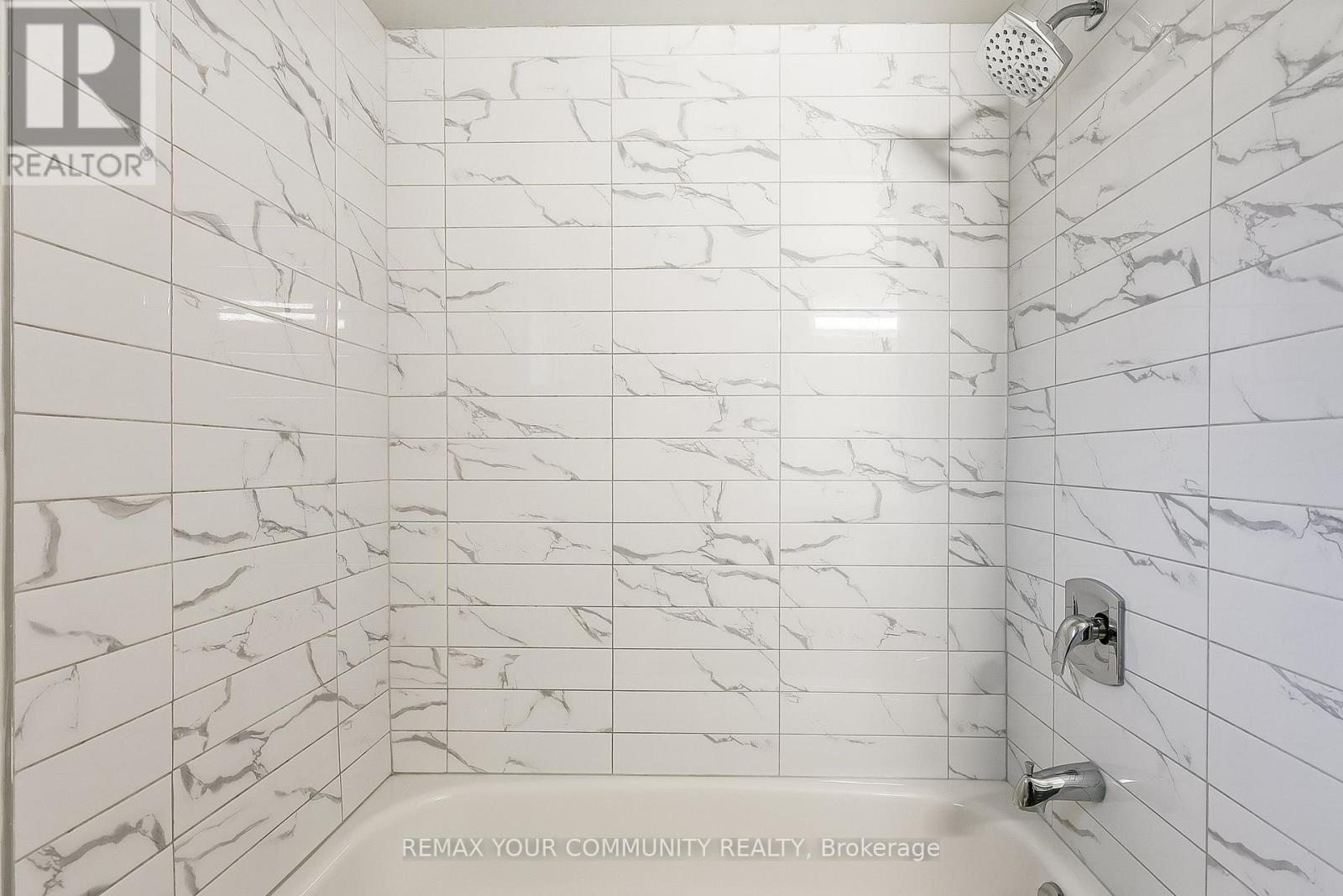 30 Crimson Court, Richmond Hill, Ontario  L4C 0J5 - Photo 29 - N12823124