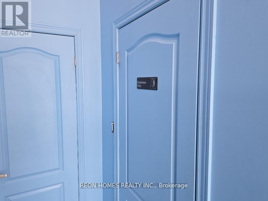 242 Copper Creek Drive, Markham, Ontario  L6B 1N6 - Photo 12 - N12823156