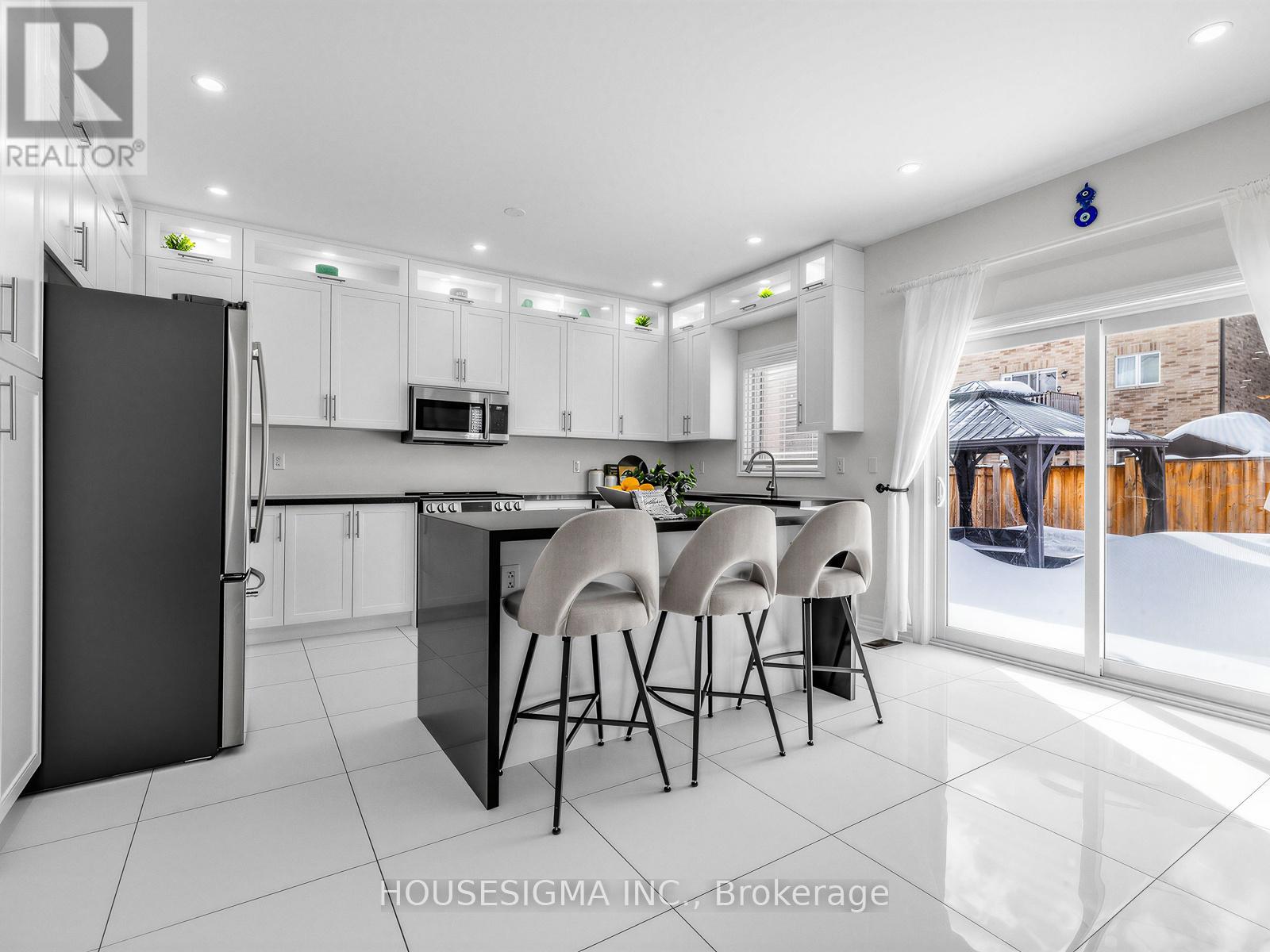 1278 Bardeau Street, Innisfil, Ontario  L0L 1W0 - Photo 12 - N12823194