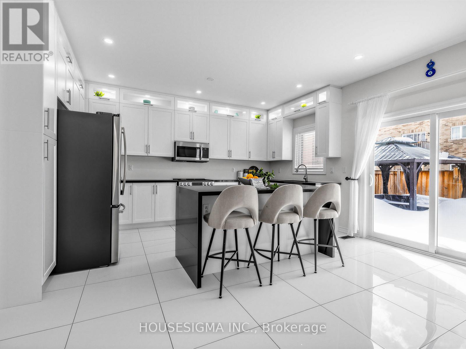 1278 Bardeau Street, Innisfil, Ontario  L0L 1W0 - Photo 15 - N12823194