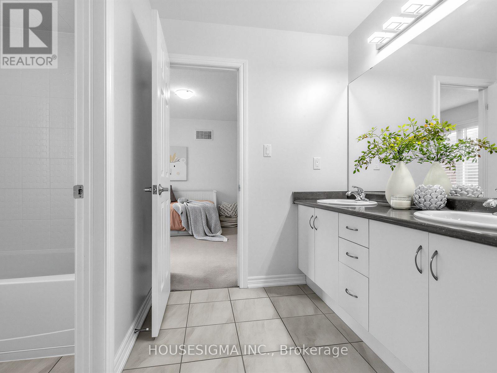 1278 Bardeau Street, Innisfil, Ontario  L0L 1W0 - Photo 25 - N12823194