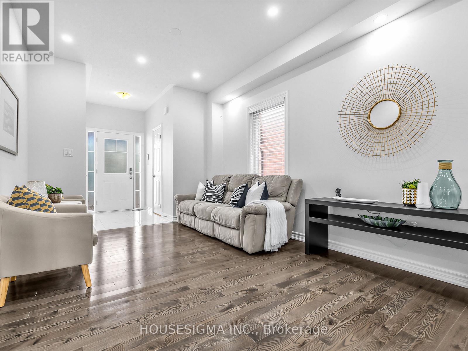 1278 Bardeau Street, Innisfil, Ontario  L0L 1W0 - Photo 4 - N12823194