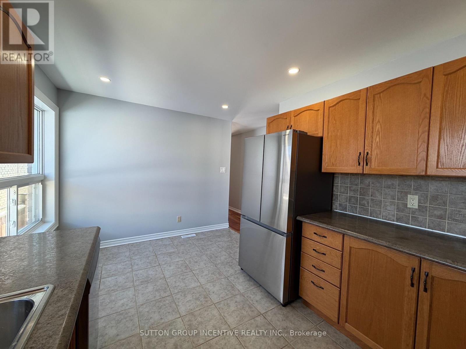 62 Kell Place, Barrie, Ontario  L4N 9K5 - Photo 10 - S12823216