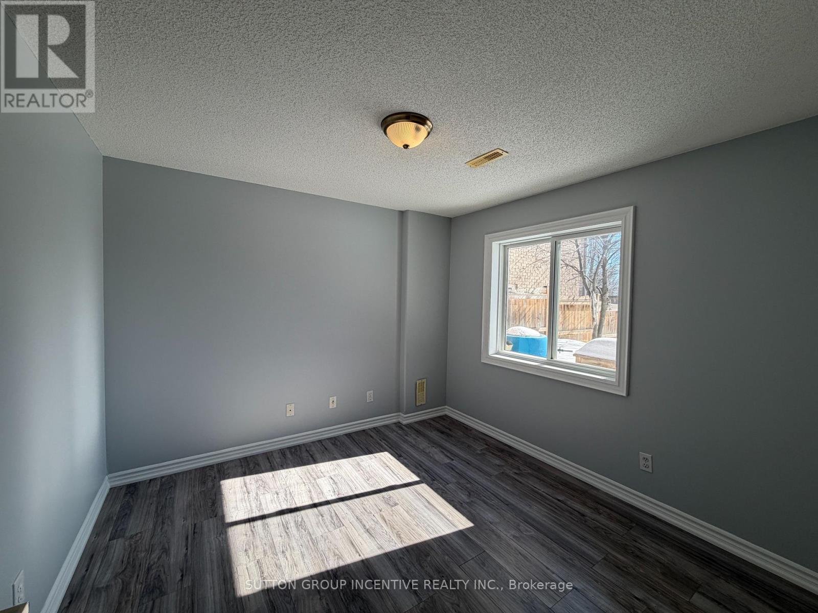 62 Kell Place, Barrie, Ontario  L4N 9K5 - Photo 26 - S12823216