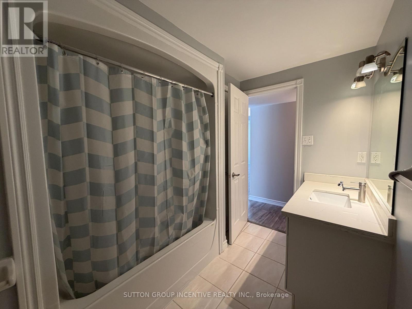 62 Kell Place, Barrie, Ontario  L4N 9K5 - Photo 33 - S12823216