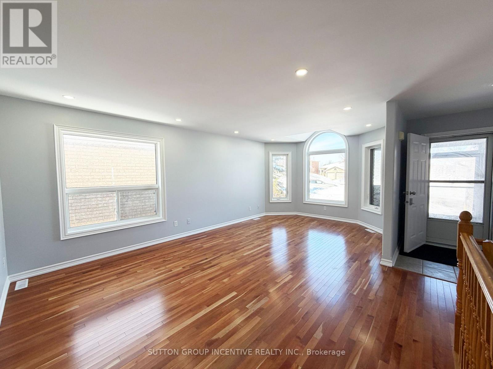 62 Kell Place, Barrie, Ontario  L4N 9K5 - Photo 6 - S12823216