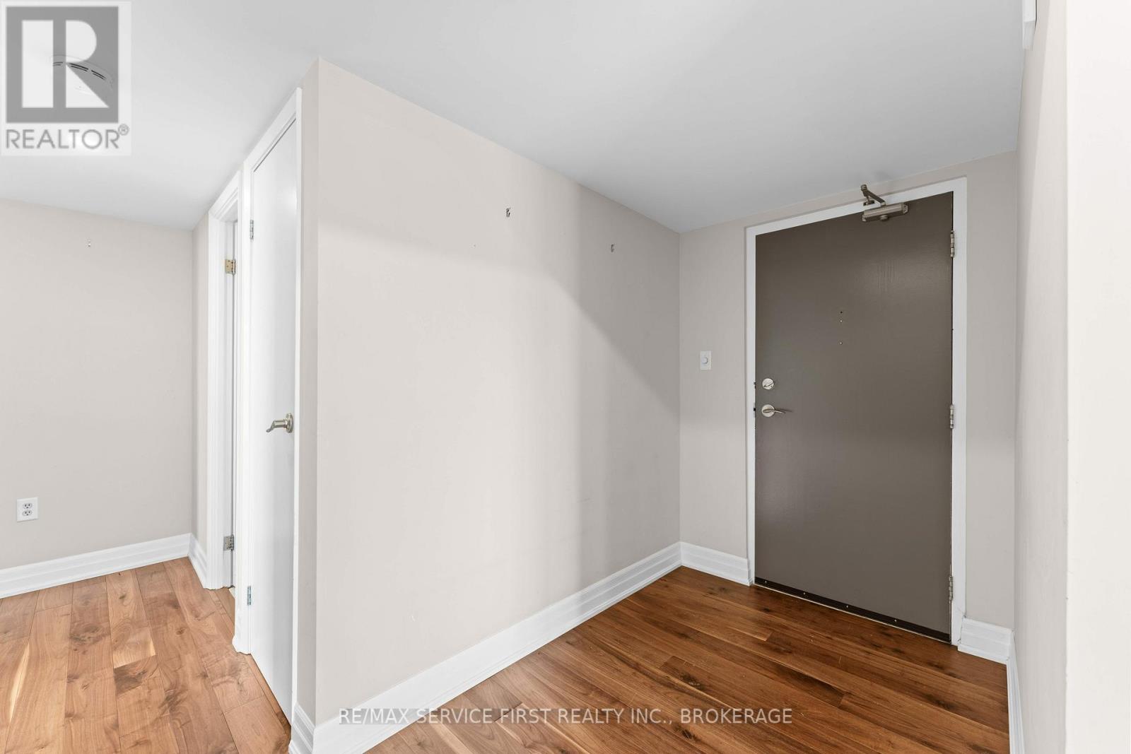 503 - 165 Ontario Street, Kingston, Ontario  K7L 2Y6 - Photo 6 - X12744142