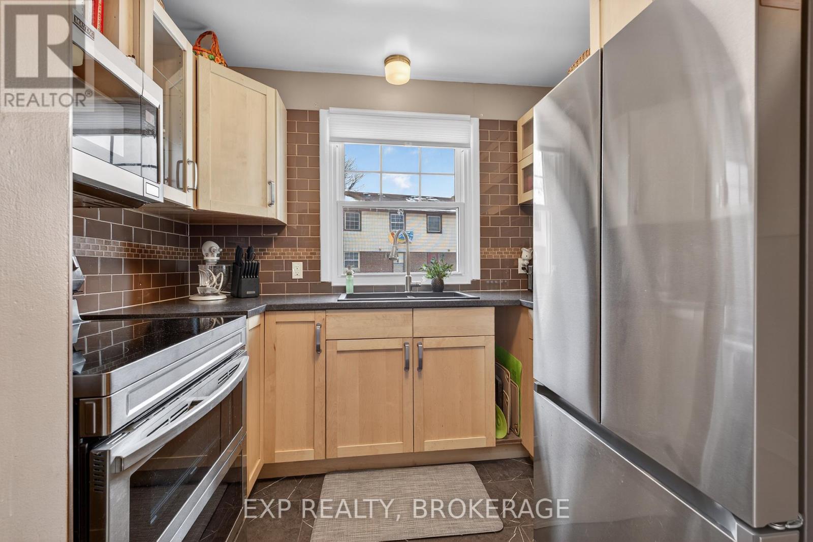 3 - 126 Notch Hill Road, Kingston (Central City West), Ontario  K7M 2X1 - Photo 6 - X12822854