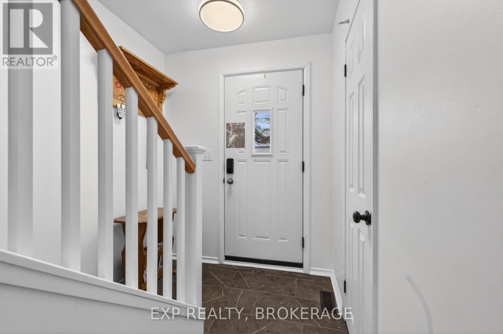 3 - 126 Notch Hill Road, Kingston (Central City West), Ontario  K7M 2X1 - Photo 5 - X12822854