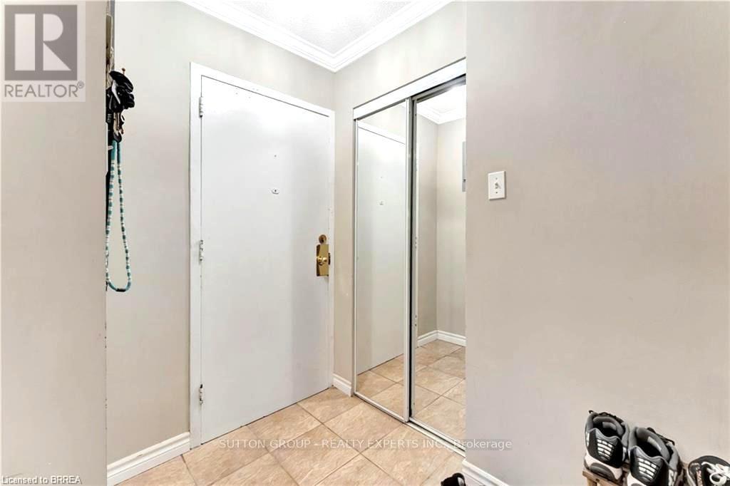 18 - 612 Grey Street, Brantford, Ontario  N3S 4Y1 - Photo 3 - X12809596