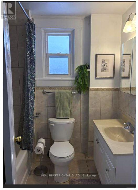 Floor 2 & 3 - 124 Hallam Street, Toronto, Ontario  M6H 1X1 - Photo 10 - W12822958