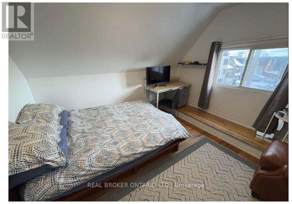 Floor 2 & 3 - 124 Hallam Street, Toronto, Ontario  M6H 1X1 - Photo 9 - W12822958