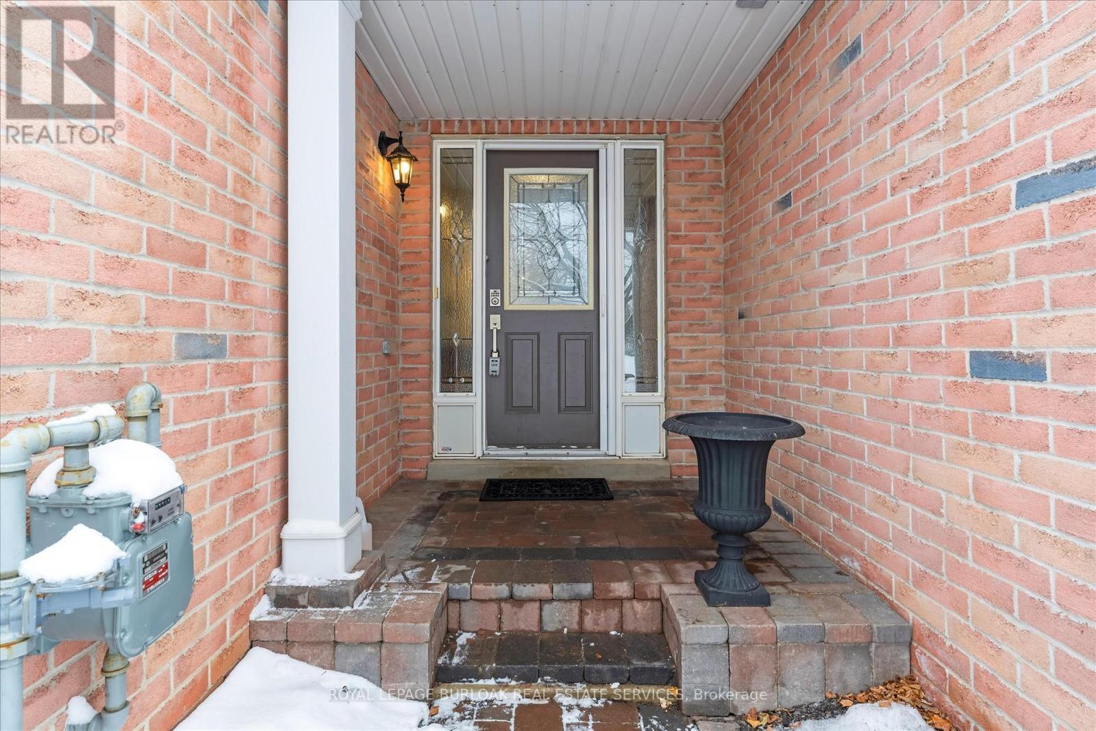 35 - 2511 Boros Road, Burlington, Ontario L7M 5B2 - Photo 3 - W12822974