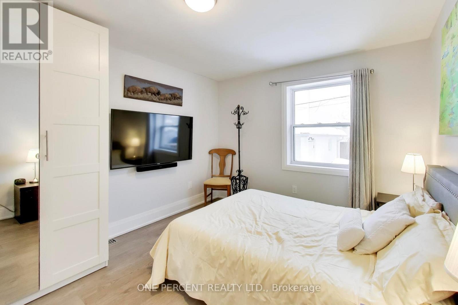 4 Cameo Crescent, Toronto, Ontario  M6N 2K5 - Photo 14 - W12822996