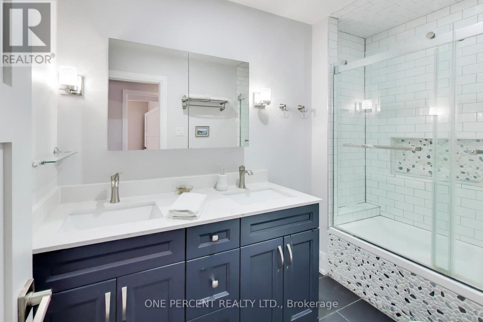 4 Cameo Crescent, Toronto, Ontario  M6N 2K5 - Photo 19 - W12822996