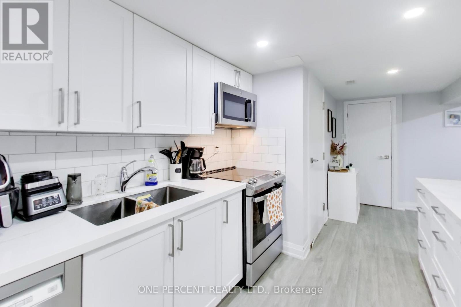 4 Cameo Crescent, Toronto, Ontario  M6N 2K5 - Photo 28 - W12822996