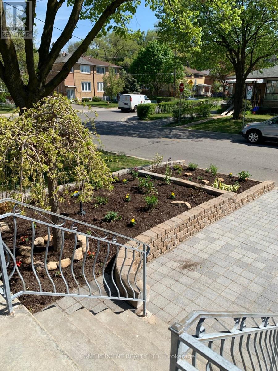 4 Cameo Crescent, Toronto, Ontario  M6N 2K5 - Photo 43 - W12822996