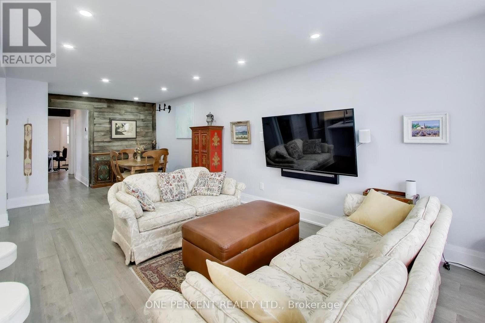 4 Cameo Crescent, Toronto, Ontario  M6N 2K5 - Photo 6 - W12822996