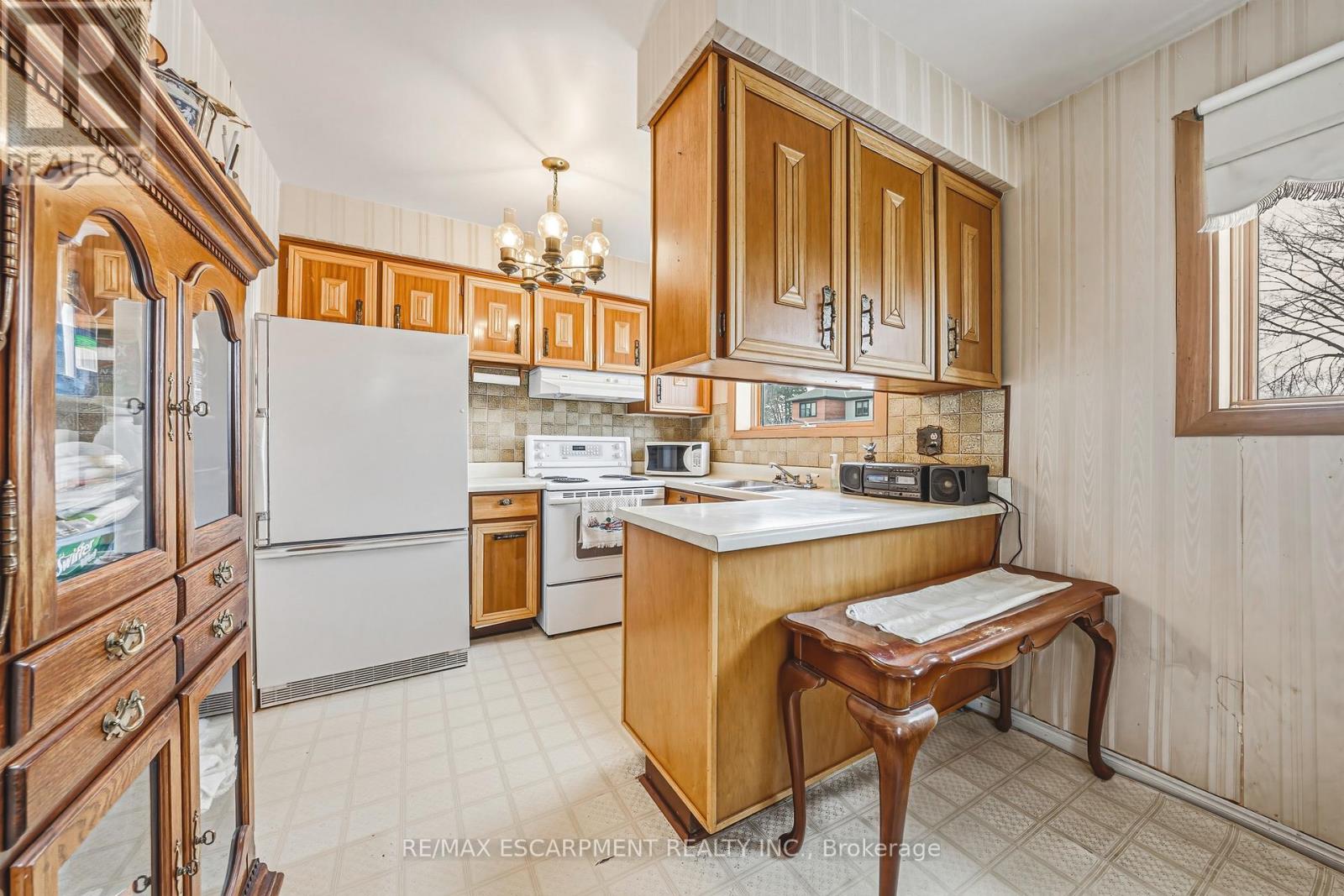 5410 Murray Crescent, Burlington, Ontario  L7L 3S7 - Photo 10 - W12823020