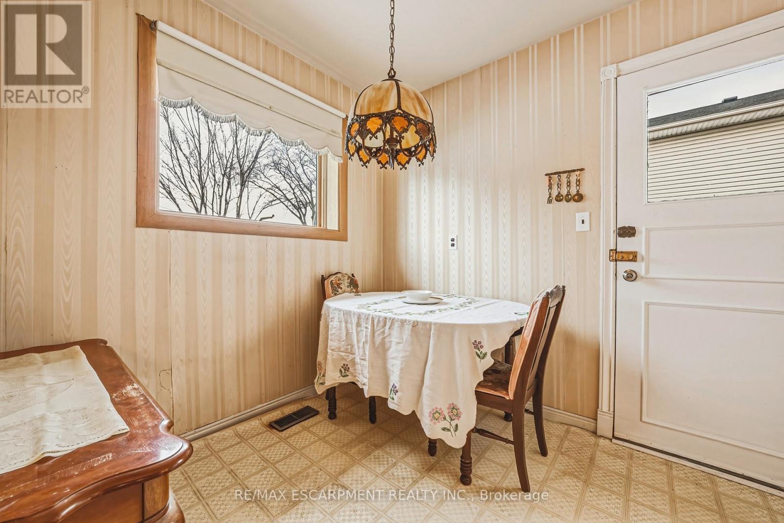 5410 Murray Crescent, Burlington, Ontario  L7L 3S7 - Photo 11 - W12823020