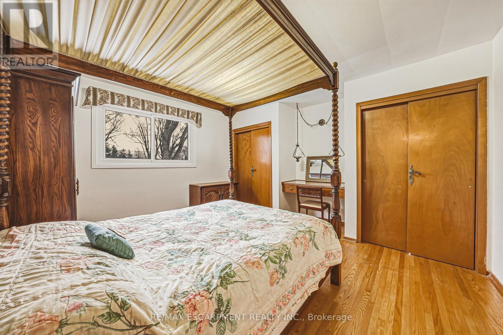 5410 Murray Crescent, Burlington, Ontario  L7L 3S7 - Photo 14 - W12823020