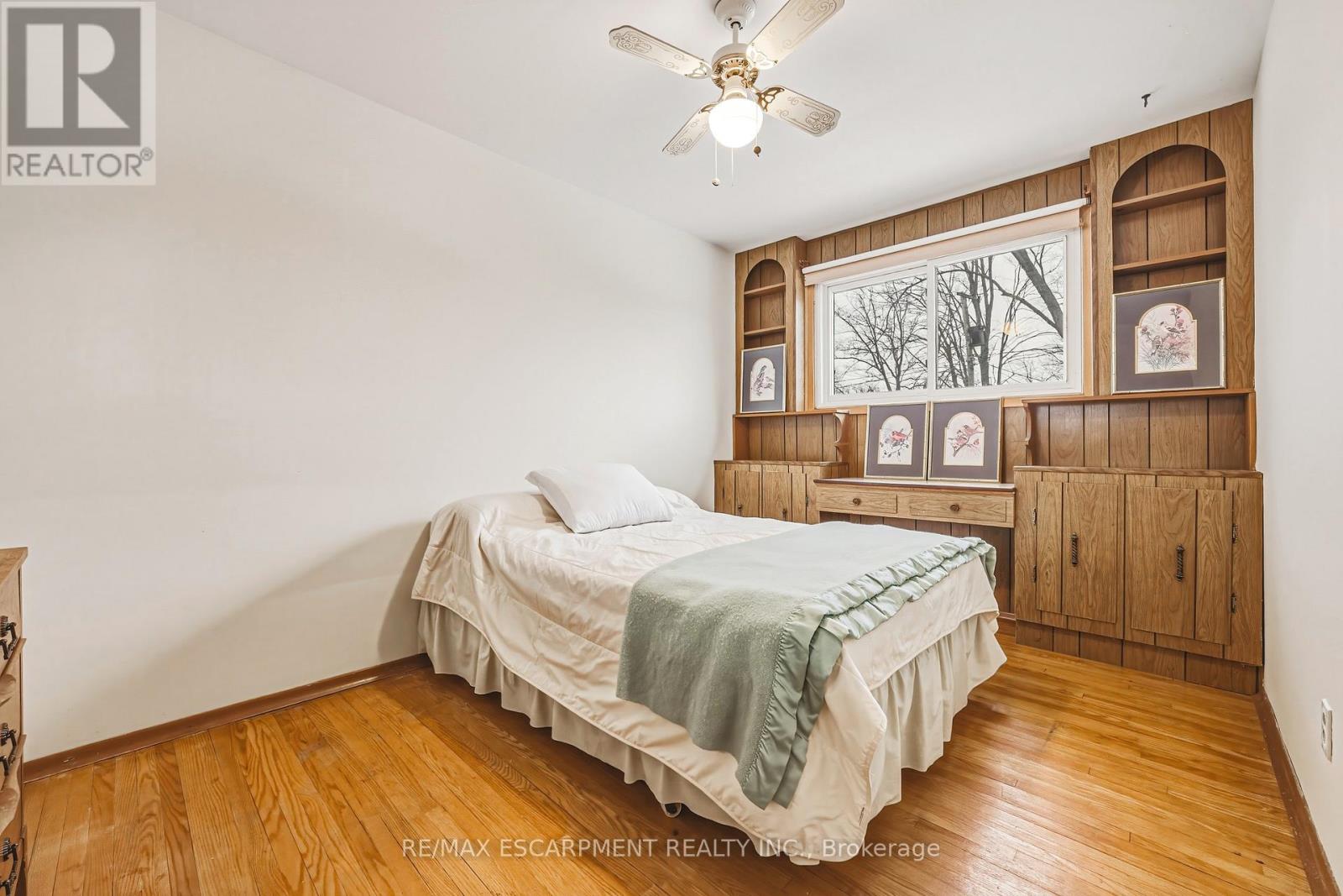 5410 Murray Crescent, Burlington, Ontario  L7L 3S7 - Photo 17 - W12823020