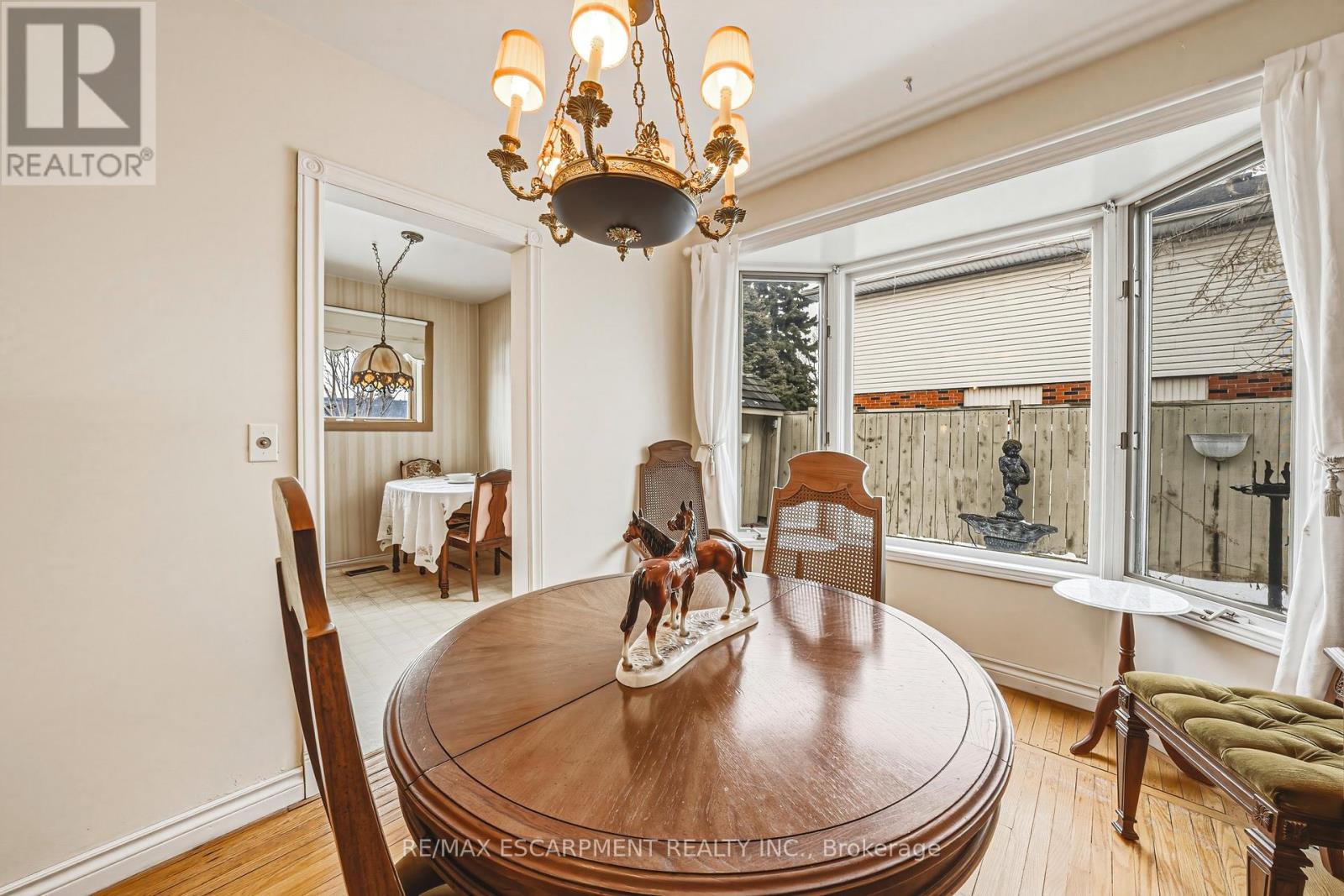 5410 Murray Crescent, Burlington, Ontario  L7L 3S7 - Photo 7 - W12823020