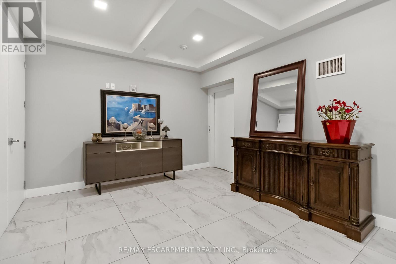 601 - 640 Sauve Street, Milton, Ontario  L9T 9A7 - Photo 4 - W12823034