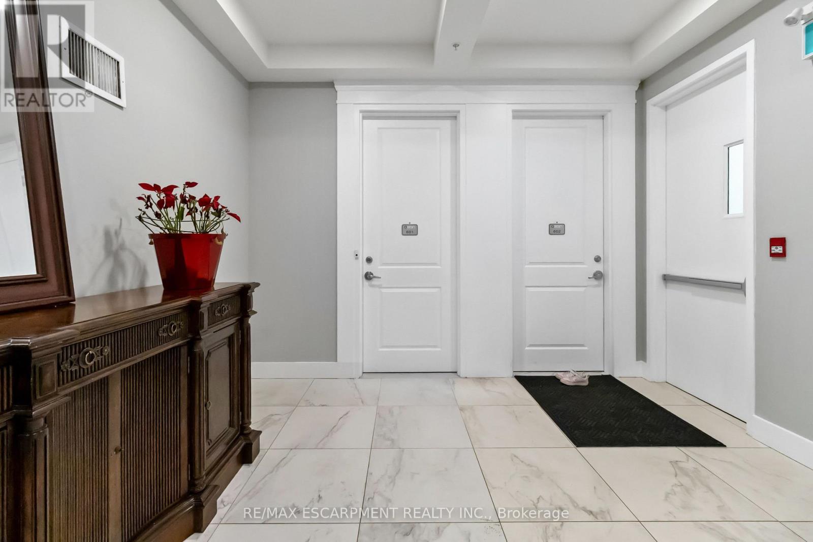 601 - 640 Sauve Street, Milton, Ontario  L9T 9A7 - Photo 5 - W12823034