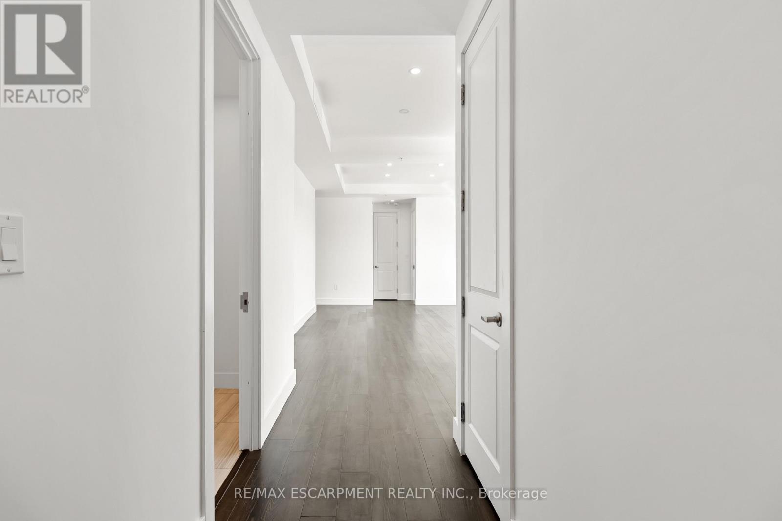 601 - 640 Sauve Street, Milton, Ontario  L9T 9A7 - Photo 6 - W12823034