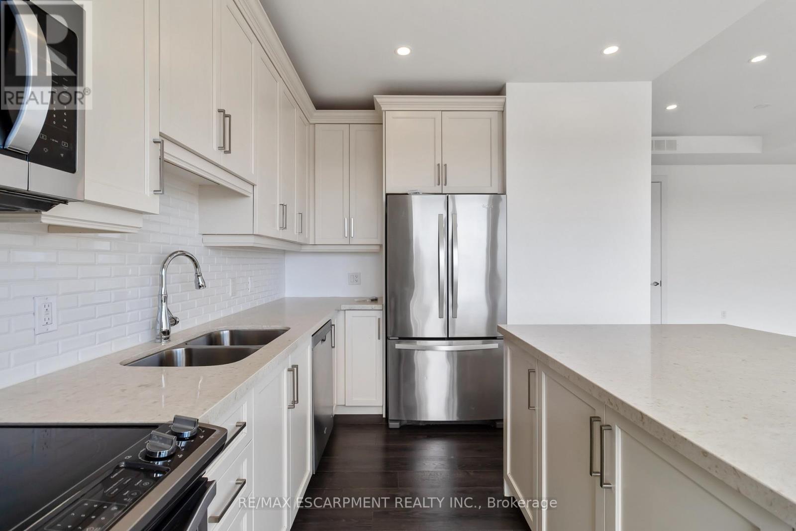 601 - 640 Sauve Street, Milton, Ontario  L9T 9A7 - Photo 9 - W12823034