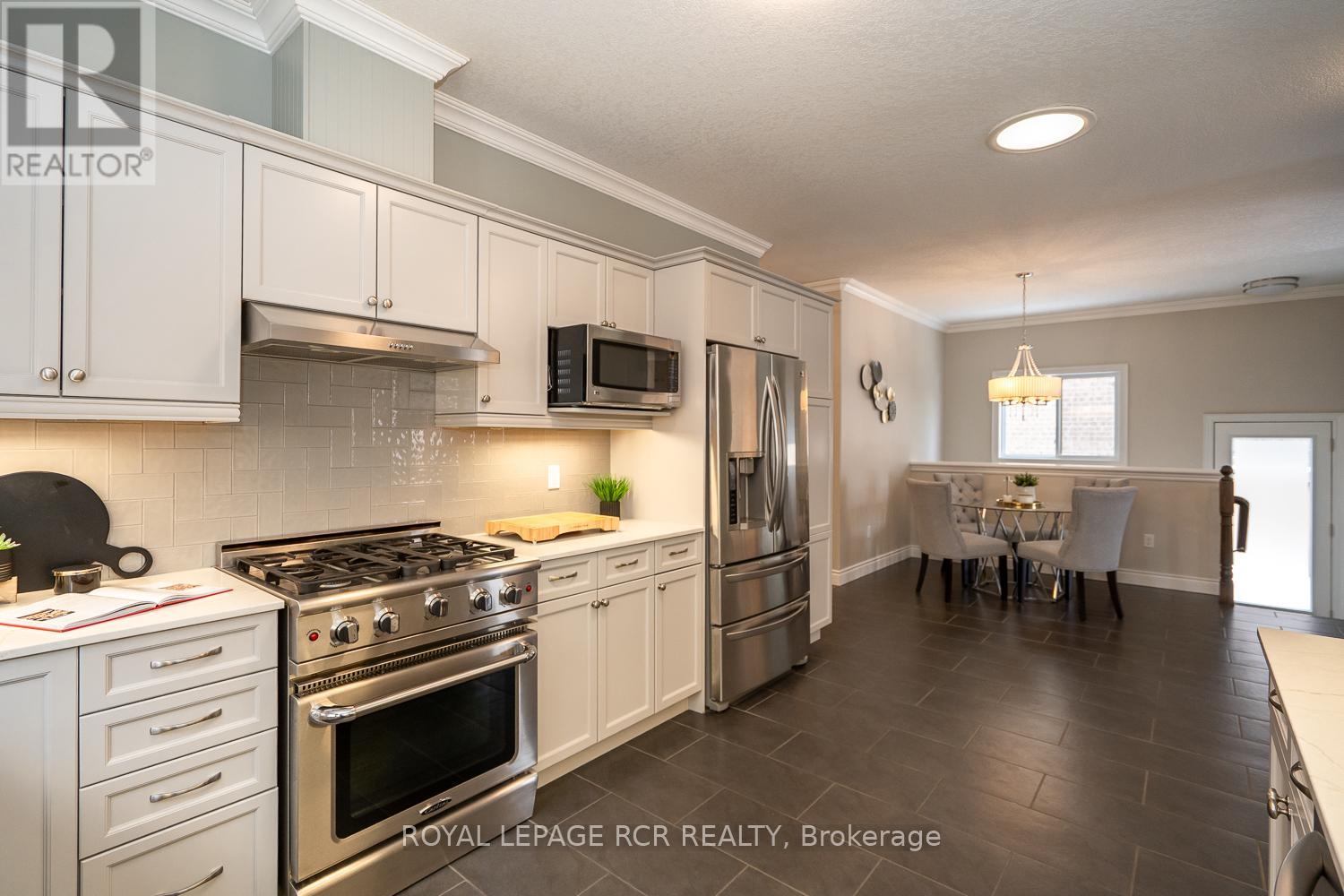 39 Dinnick Crescent, Orangeville, Ontario  L9W 0B7 - Photo 5 - W12823044