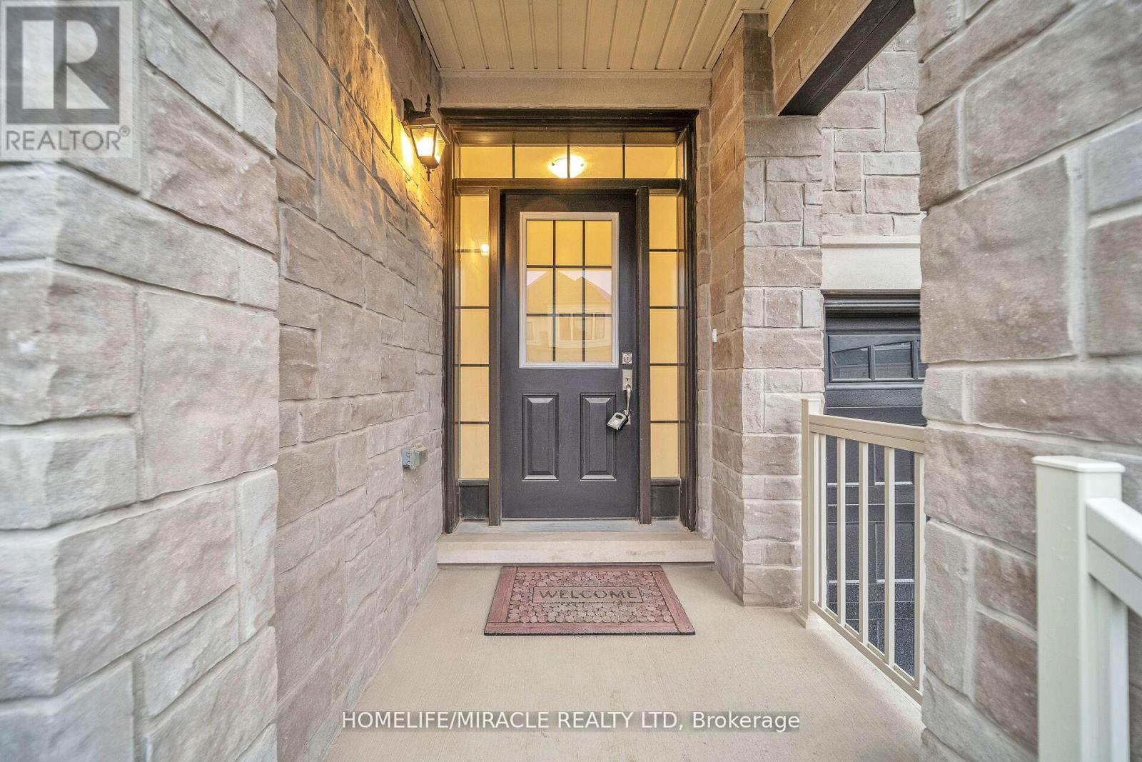 1536 Buttercup Court, Milton, Ontario  L9E 2G3 - Photo 2 - W12823092