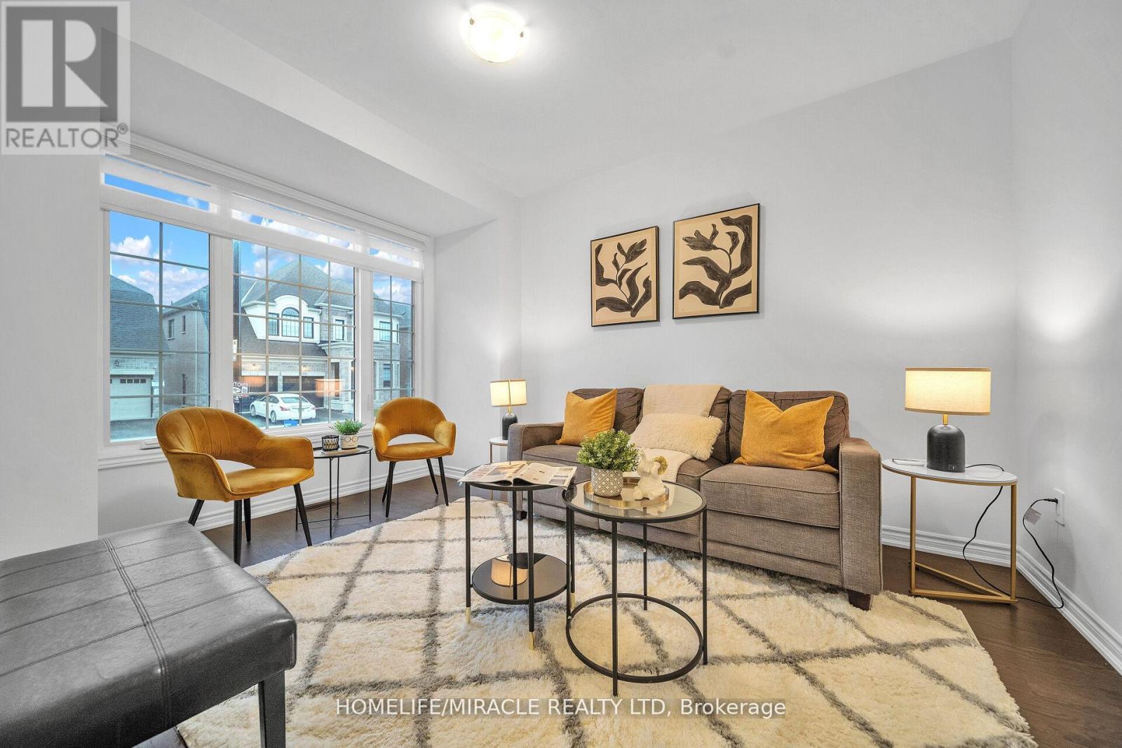 1536 Buttercup Court, Milton, Ontario  L9E 2G3 - Photo 5 - W12823092