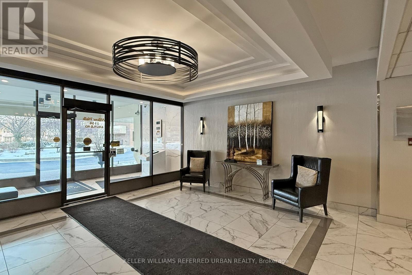 202 - 2556 Argyle Road, Mississauga, Ontario L5B 2H5 - Photo 3 - W12823140