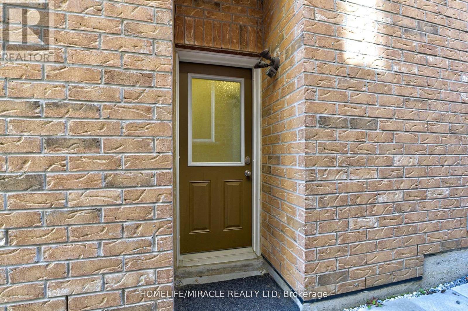 Basement - 26 Fitzgibson Street, Brampton, Ontario  L6Y 0H8 - Photo 2 - W12823152