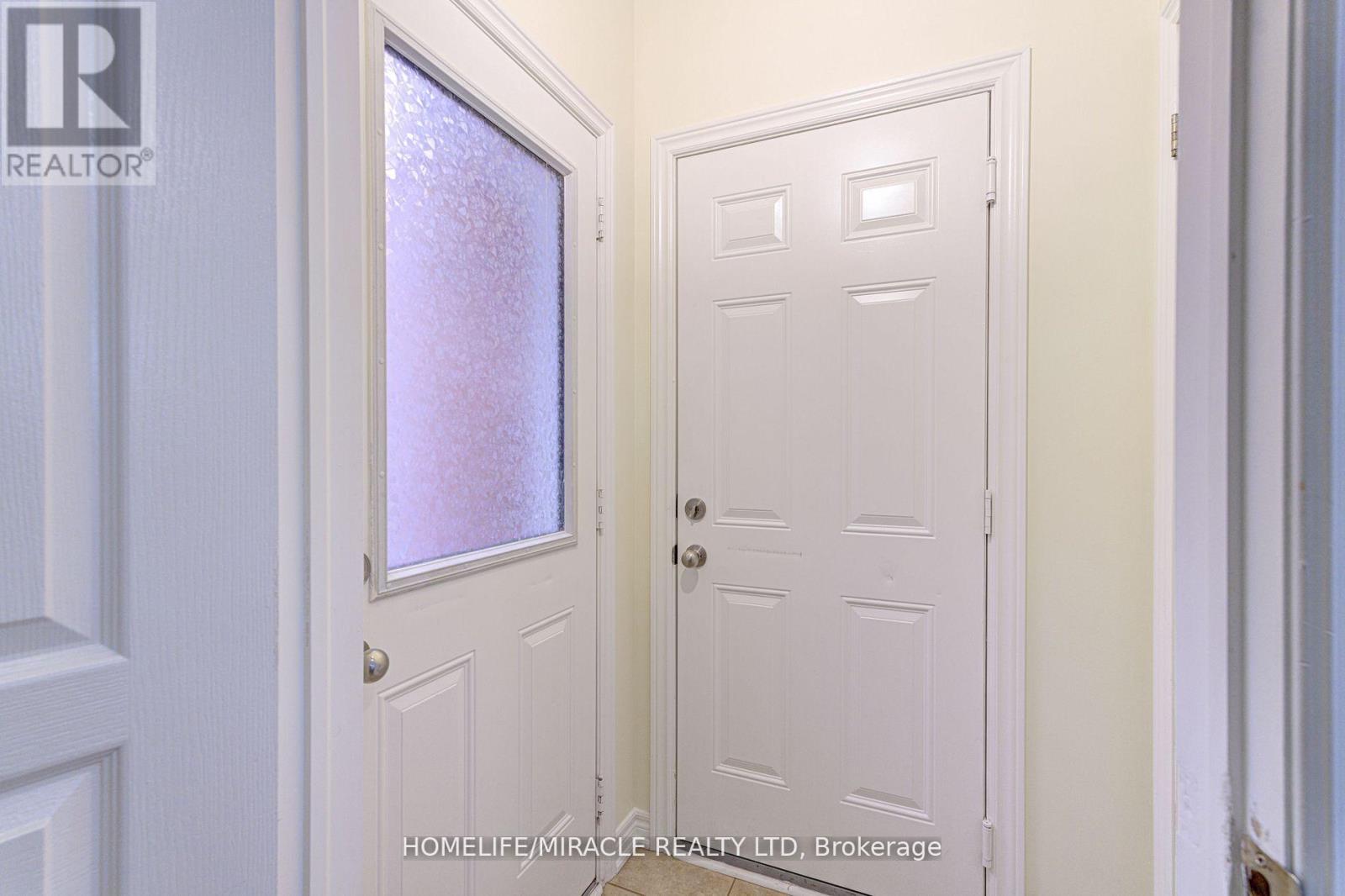 Basement - 26 Fitzgibson Street, Brampton, Ontario  L6Y 0H8 - Photo 3 - W12823152